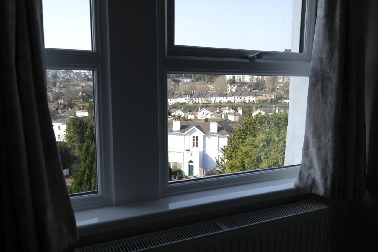 Heathcliff House B&B Exclusively For Adults Free Large Carpark Torquay Exterior foto